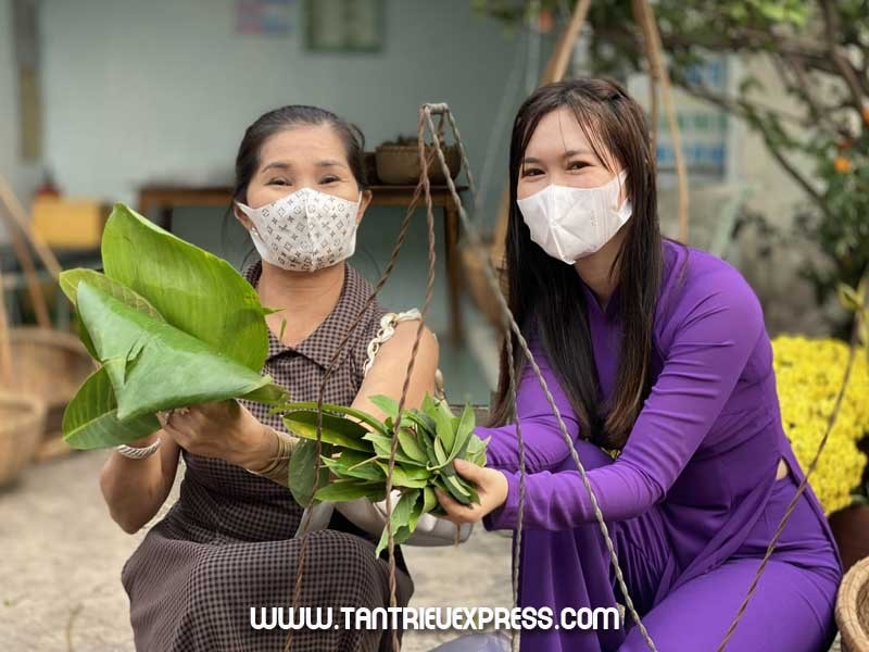 Độc lạ phiên chợ xài lá cây thay tiền.