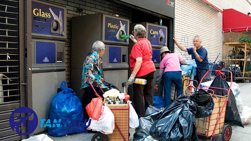 Ban phế liệu tại máy thu mua tự động