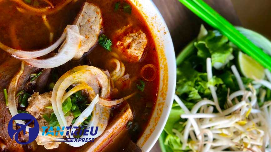 Bún Bò Huế cay nồng hương vị quê hương