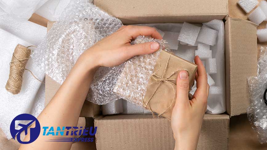 Sử dụng xốp hơi và các vật dụng chống sốc