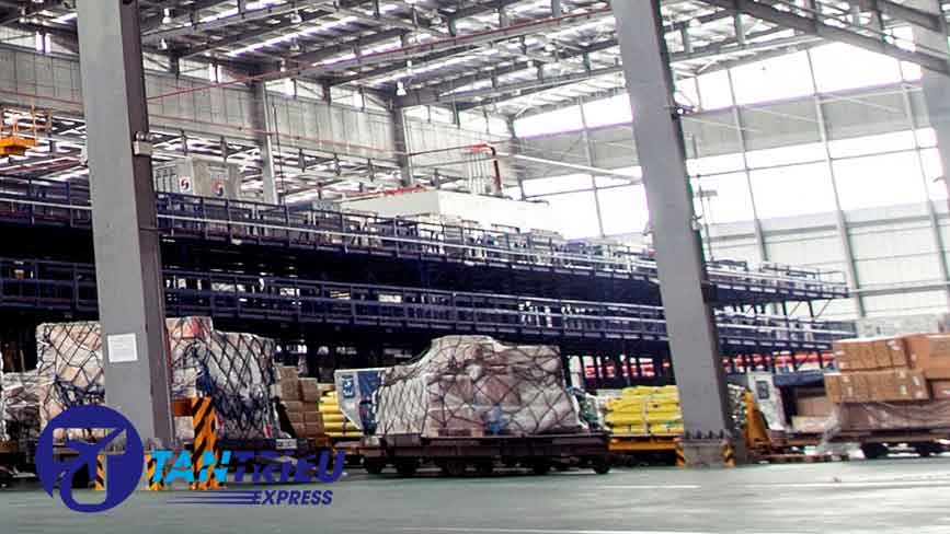 Thông quan hàng hóa nội địa tại kho TCS