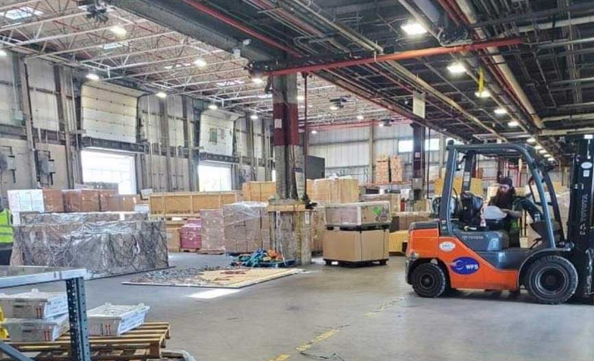 Bên trong trung tâm khai thác hàng hóa tại Mỹ