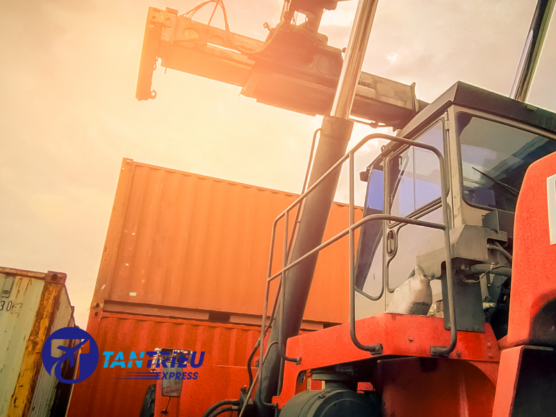 Đường biển với nhiều lợi thế khi vận chuyển