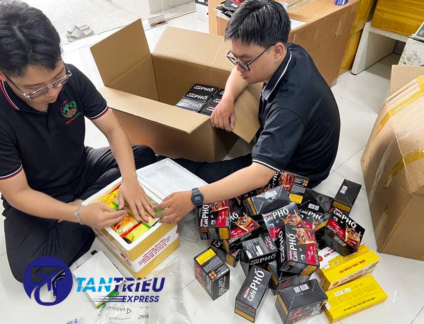 Đóng gói cafe gửi đi Mỹ tại Tân Triều Express