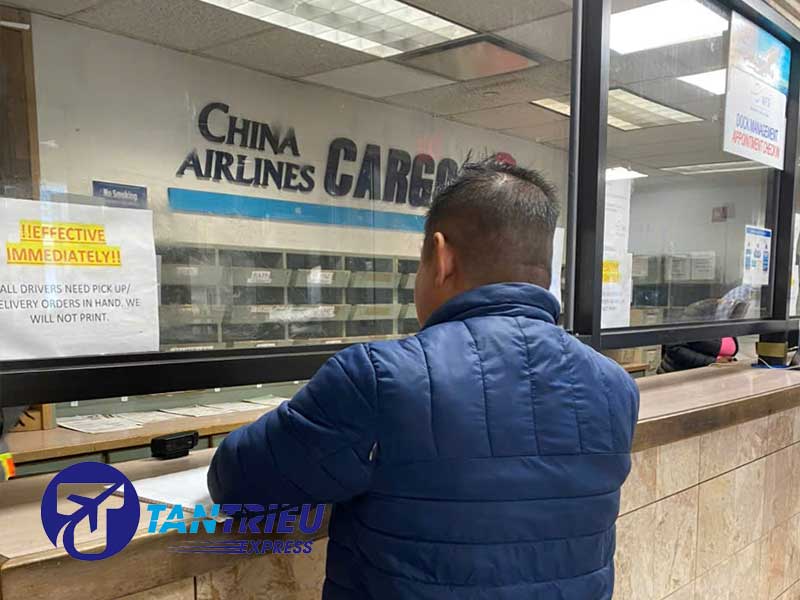 Liên hệ hãng bay - hàng tàu