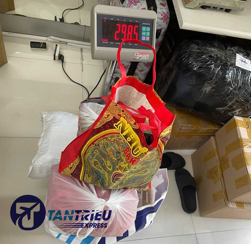 Tham khảo giá gửi hàng xách tay đi Mỹ