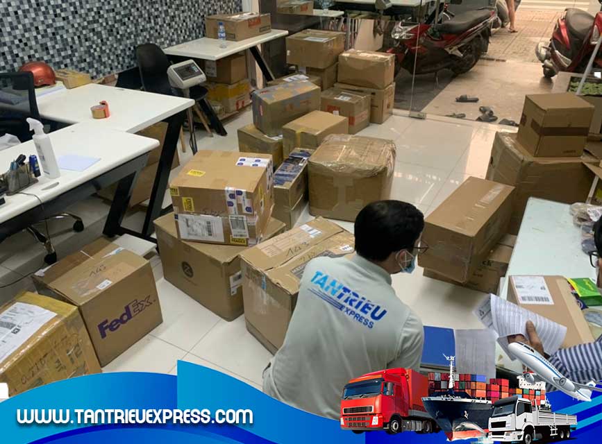 Hàng hóa được đóng an toàn và cẩn thận tại Tân Triều
