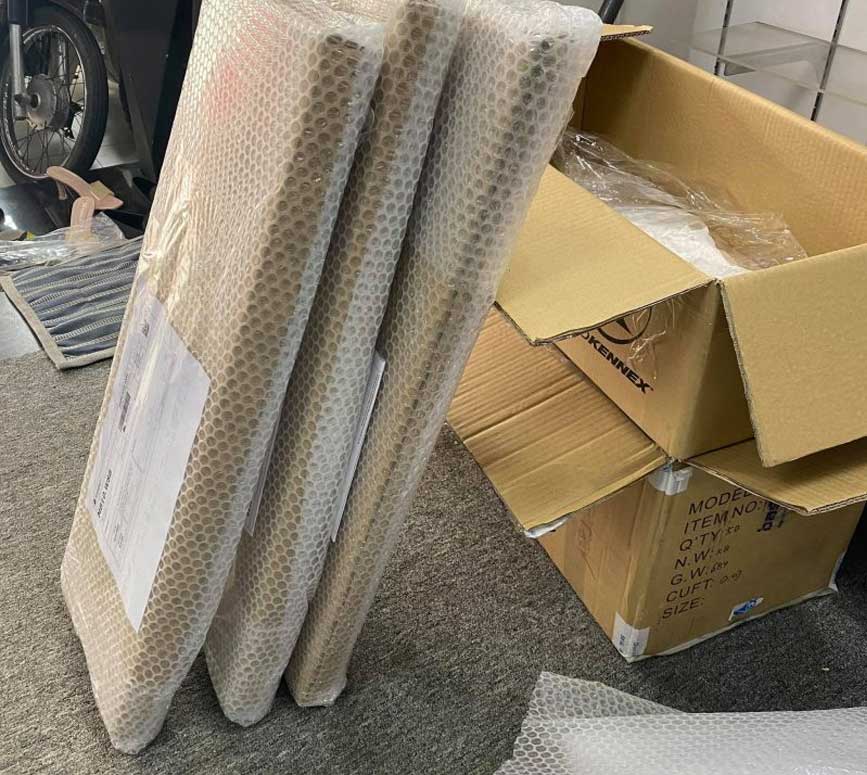 Đóng gói vợt cầu lông đi Mỹ đúng cách